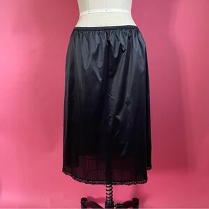 🌈4/$20🌈 Vintage 70s/80s Vanity Fairy Goth FairyCore Vamp Lace Slip Skirt L